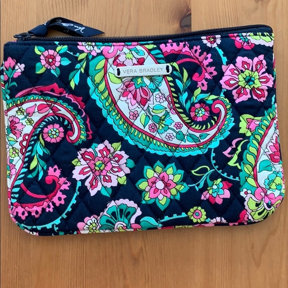 HOST PICK 🎉🎉🎉❤️ 3 Vera Bradley bags - Picture 2 of 5